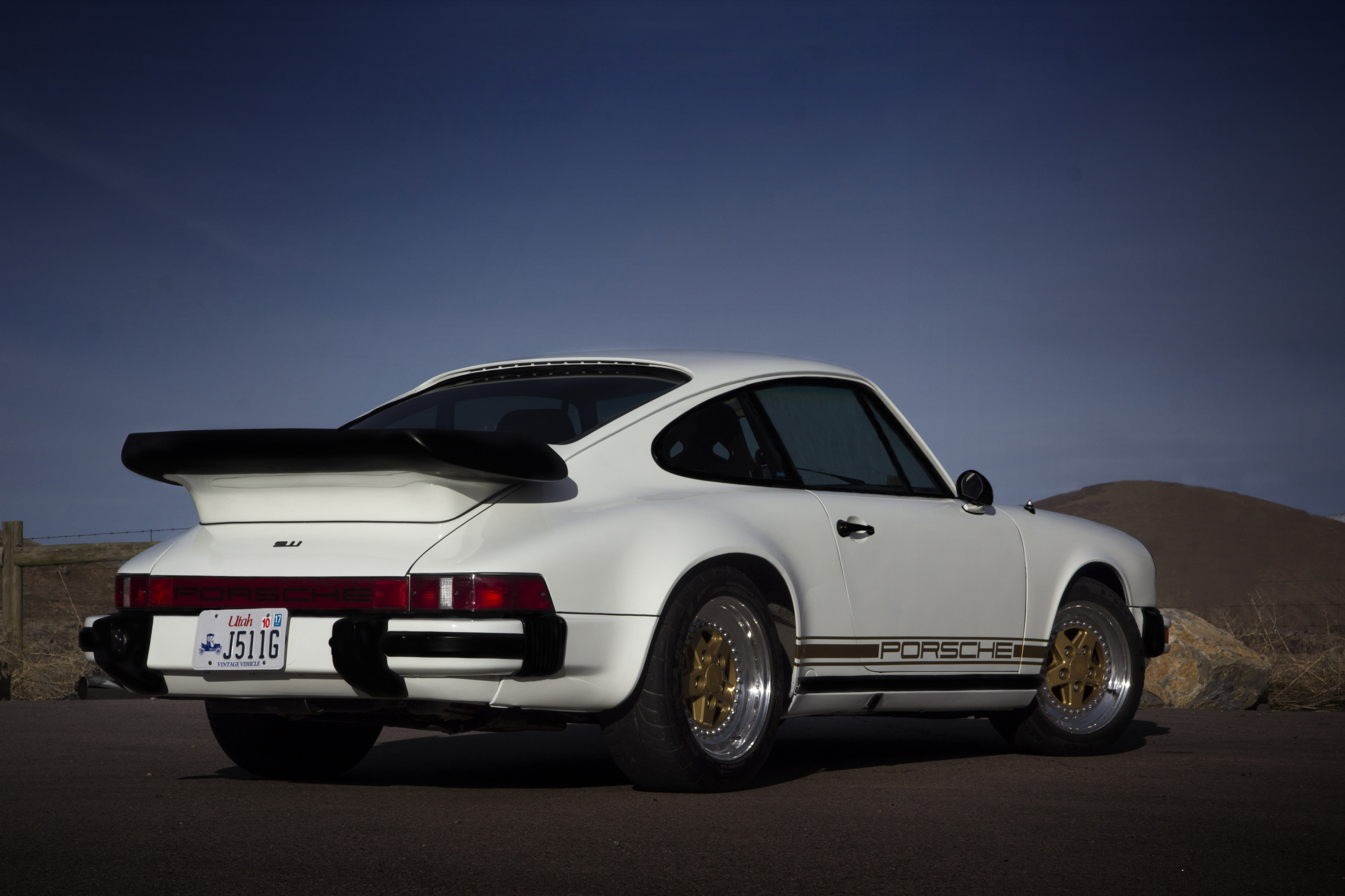 White Porsche 1975 911